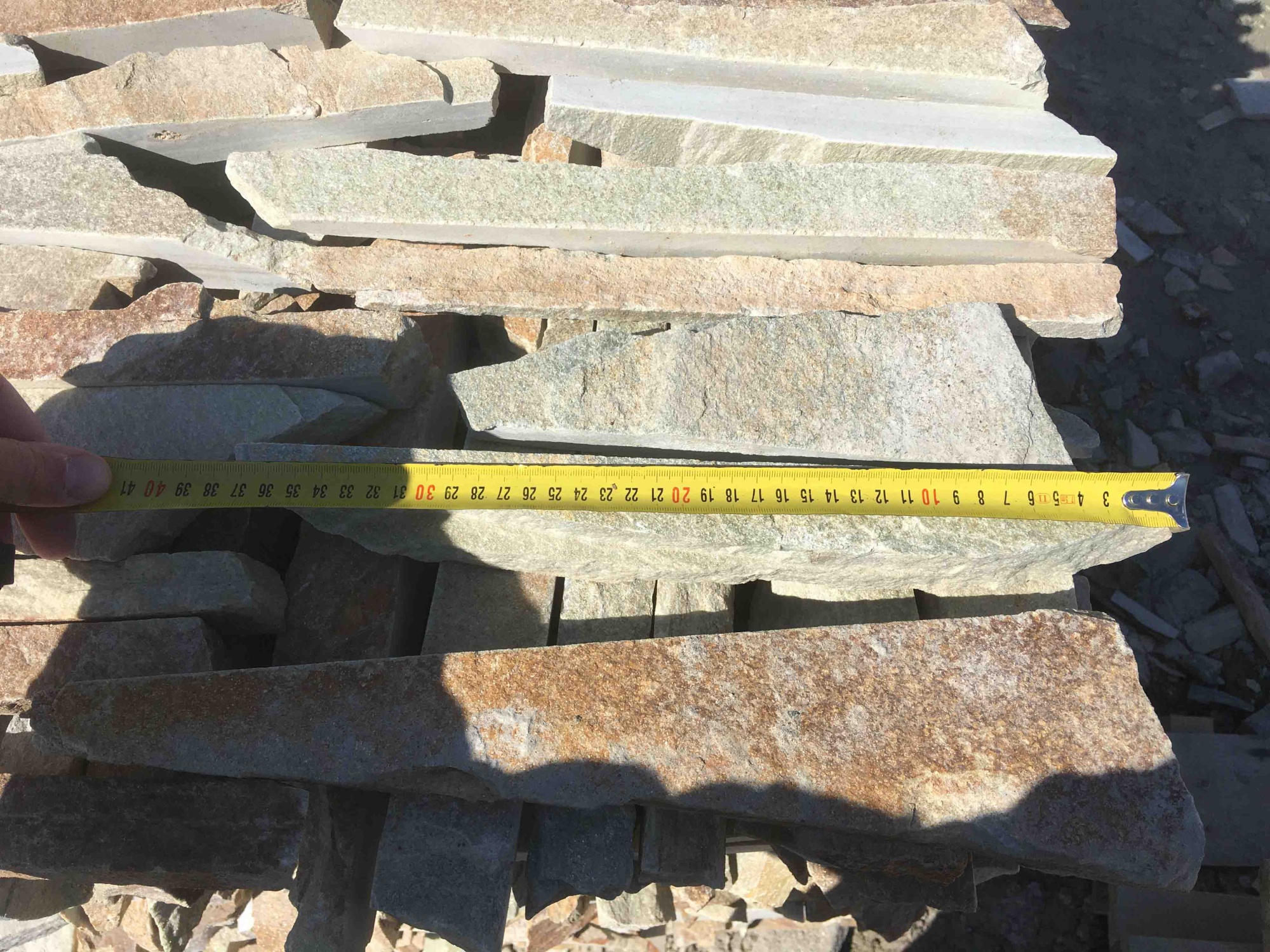 Горбушка златолит золотистый для облицовки купить в Белгородской области