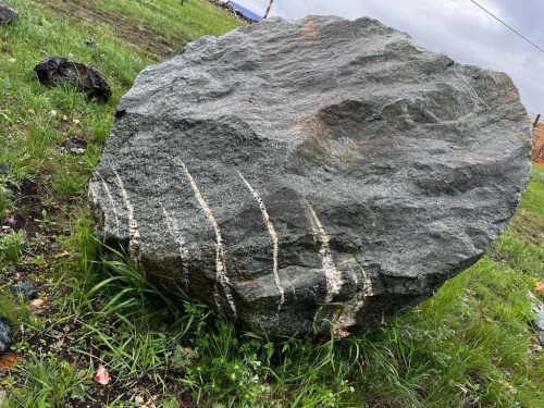 Гигантские зелёные валуны для ландшафтного дизайна весом более 5 тонн купить в Белгородской области