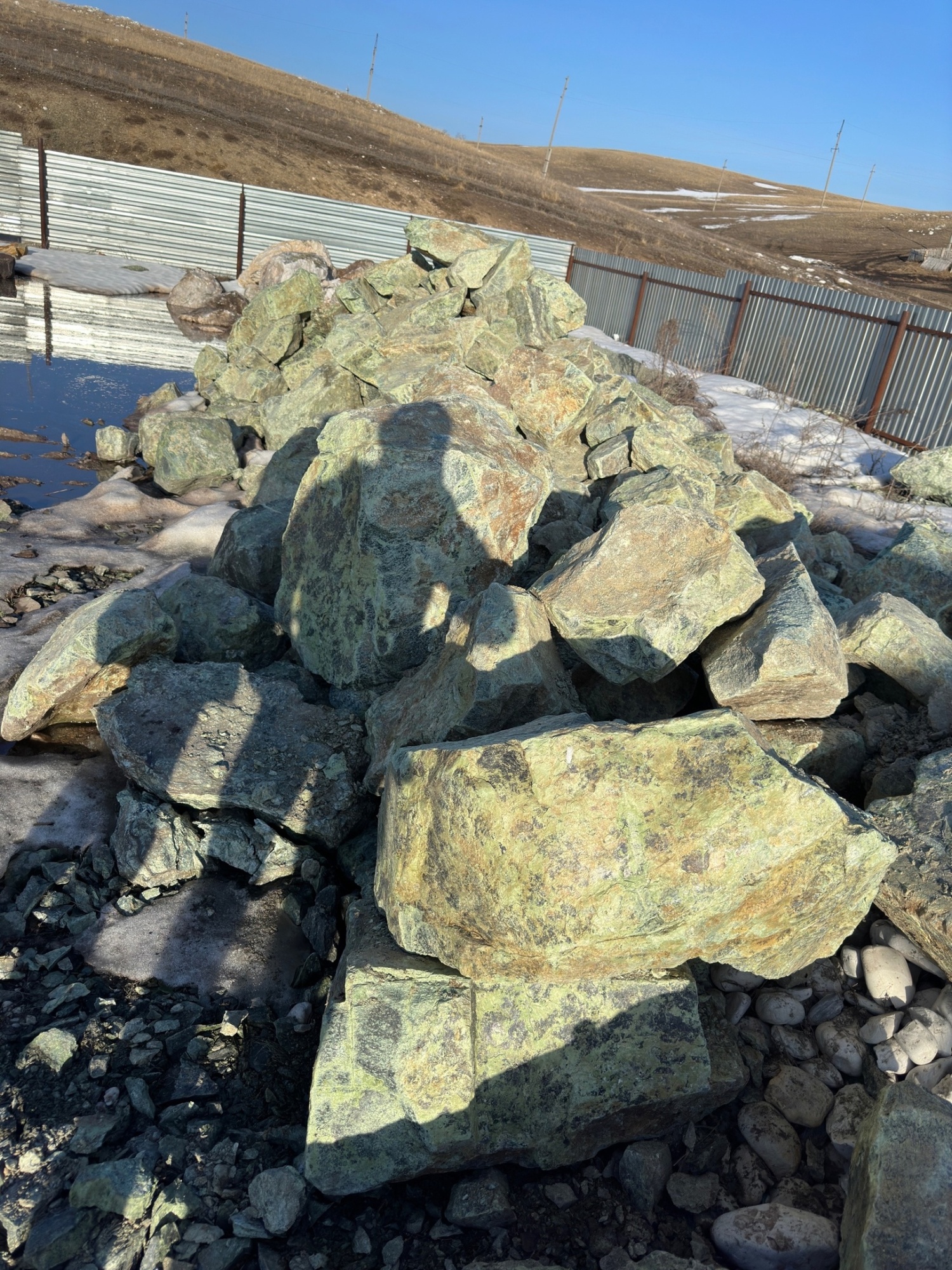 Камни для ландшафтного дизайна зелёные 10-60 килограмм купить в Белгородской области