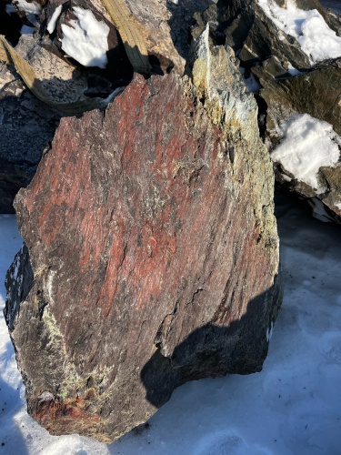 Ландшафтные глыбы красно-фиолетовые 200-1000 килограмм купить в Белгородской области