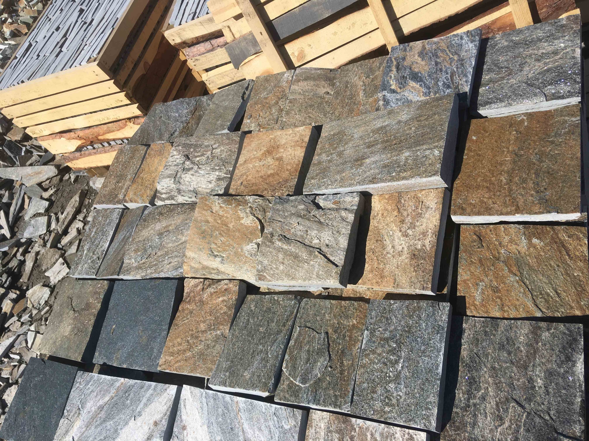 Плитка пилёная златолит Уральский для фасада купить в Белгородской области