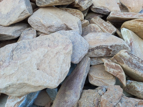 Златолит жёлтый, жёлто-зелёный глыбки и валуны для ланшафтного дизайна купить в Белгородской области