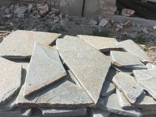 Златолит серебристый галтованный для лестниц купить в Белгородской области