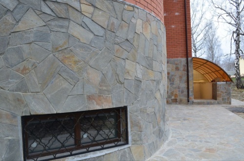 Плитняк златолит Уральский для цоколя, отмостки купить в Белгородской области